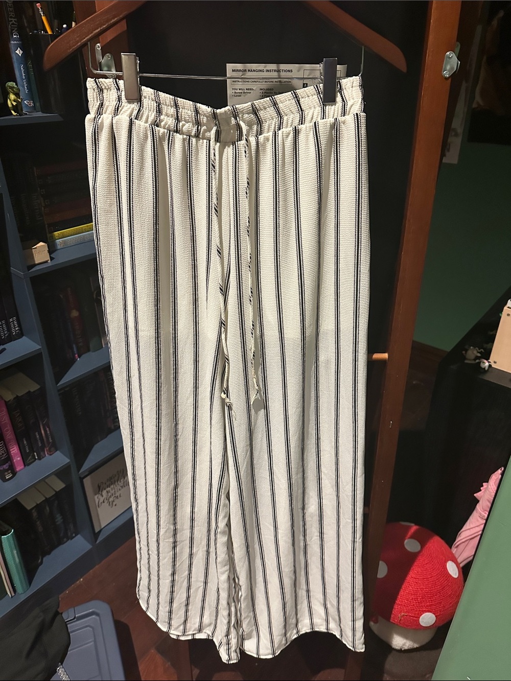 Women’s White Drawstring Stripe Joggers